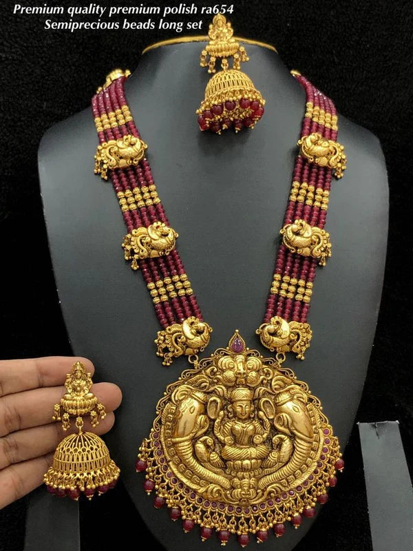 Vadhuvu Kemp Shine Necklace Set
