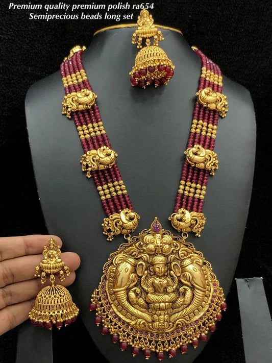 Vadhuvu Kemp Shine Necklace Set